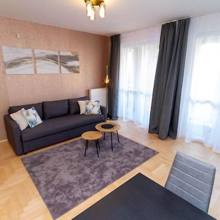 Appartamento Gozsdu White Raven 3 - Terrace And Free Underground Parking Budapest Esterno foto