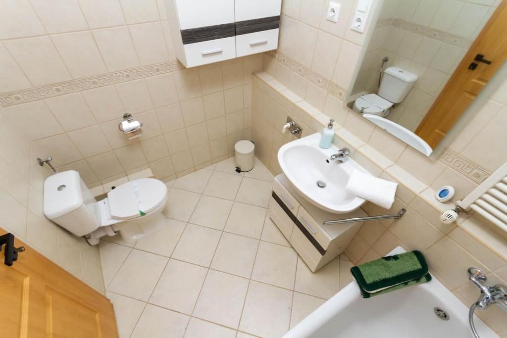 Appartamento Gozsdu White Raven 3 - Terrace And Free Underground Parking Budapest Esterno foto