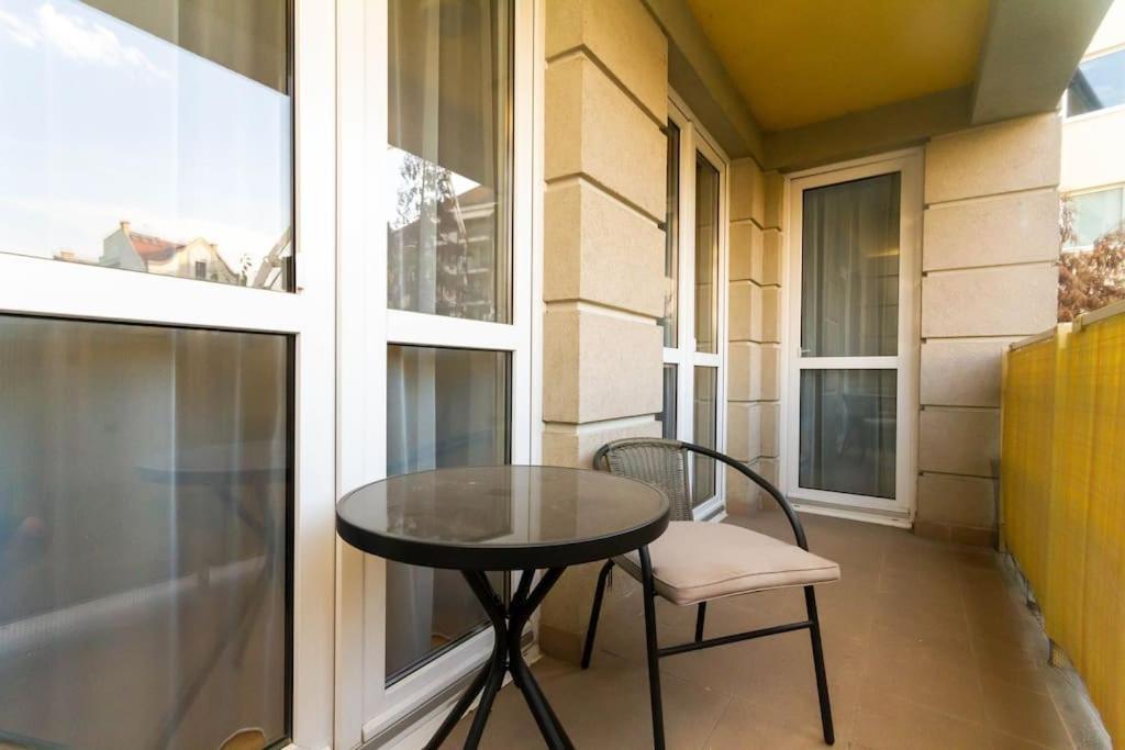 Appartamento Gozsdu White Raven 3 - Terrace And Free Underground Parking Budapest Esterno foto