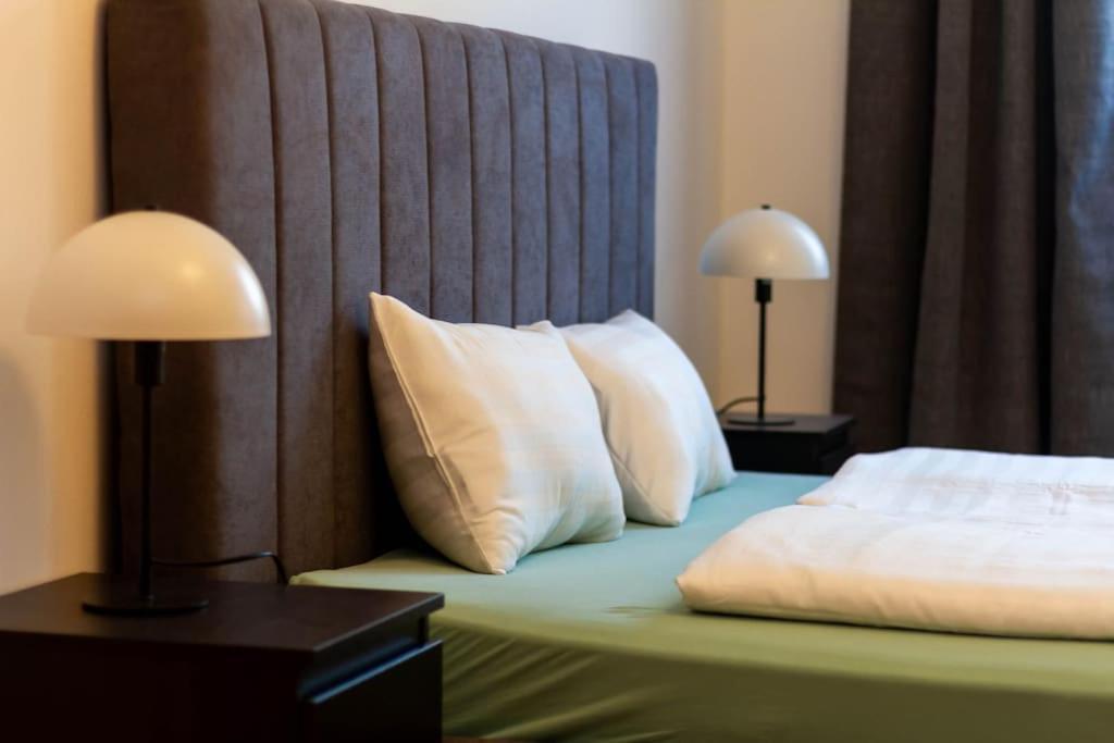 Appartamento Gozsdu White Raven 3 - Terrace And Free Underground Parking Budapest Esterno foto