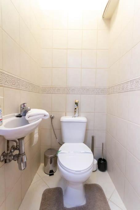 Appartamento Gozsdu White Raven 3 - Terrace And Free Underground Parking Budapest Esterno foto